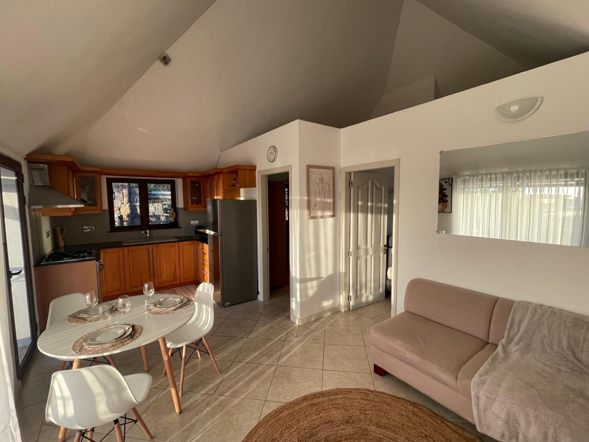 Sunset View Apartment Riviere Noire Exterior photo